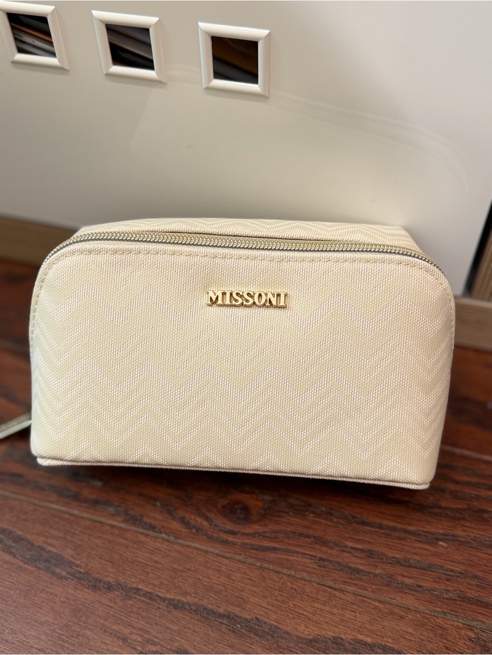 NEW Missoni x Delta Travel Amenity Kit Cosmetic Bag Eye Mask Socks